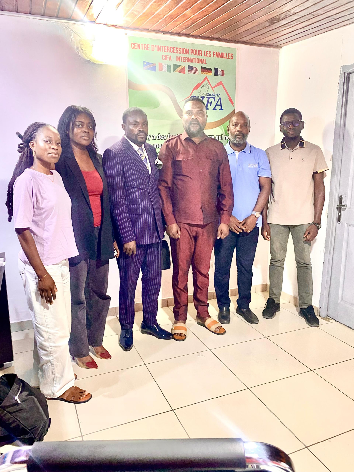 Photo officielle des membres de la coordination CIFA Côte d'Ivoire après la réunion de travail